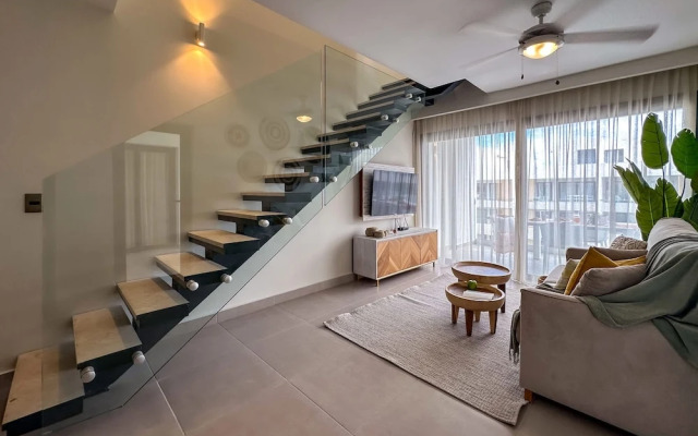 4 Bedroom Beach Penthouse w Private Rooftop