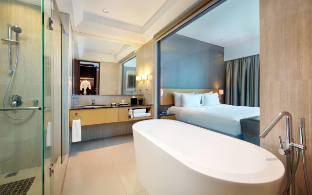 JS Luwansa Hotel and Convention Center – Guest Rooms – Jakarta