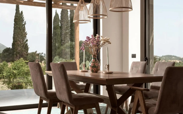 Yliessa - Luxury pool villa surrounded by nature