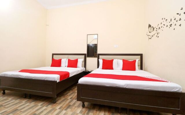 Oyo 39626 Rj Royal Guest House