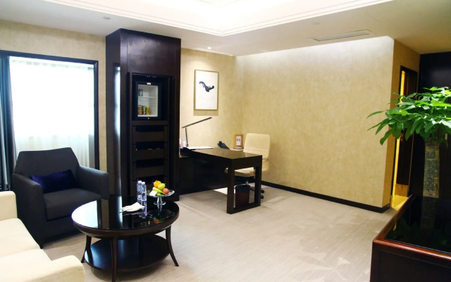 Pavilion Century Tower Hotel