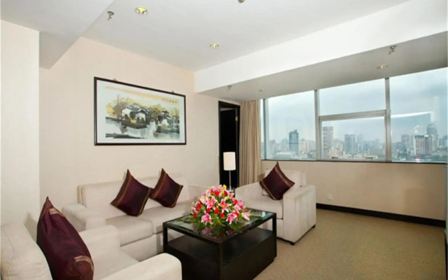 Skyline Plaza Hotel