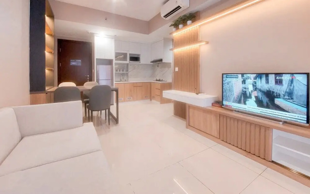 Nice And Modern 2Br Apartment At M-Town Signature