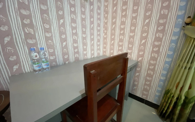 RedDoorz Syariah near RS Mitra Siaga