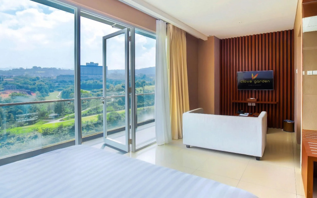 Clove Hotel