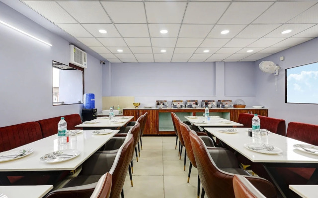 Fabhotel La Corporate Suite