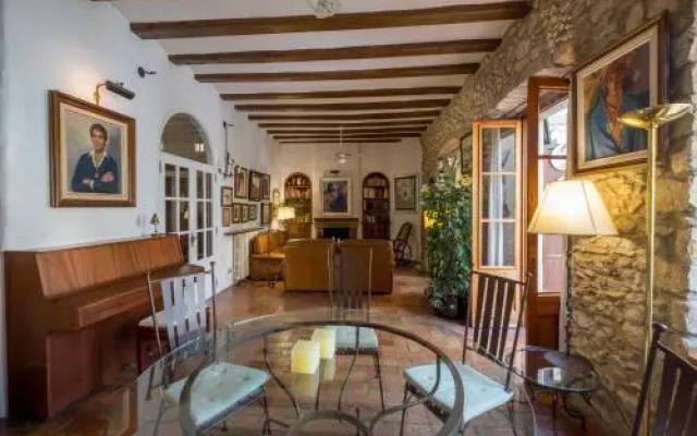 Can Felip Apartments