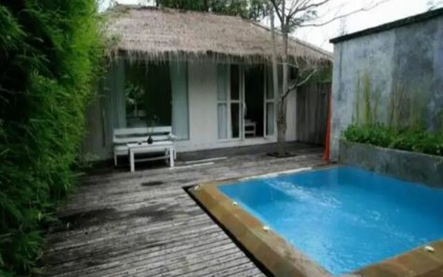 Brassiere Beach Resort