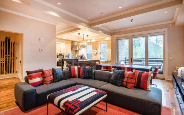 Auberge Residences At Element