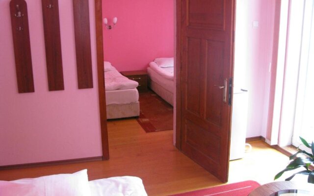 Mira Guest House