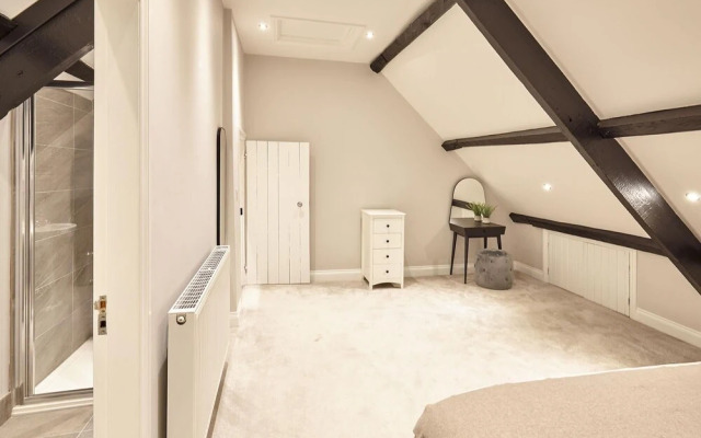 Host Stay Graham House