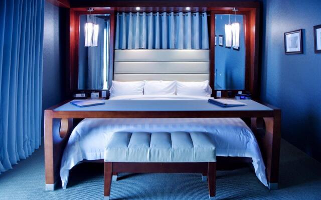 Shade Hotel