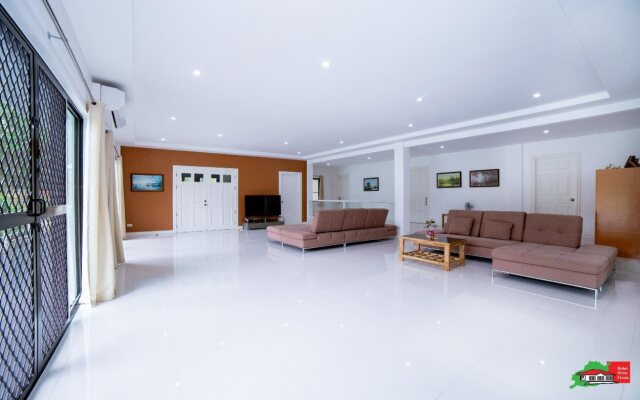 Bohol White House Bed & Breakfast