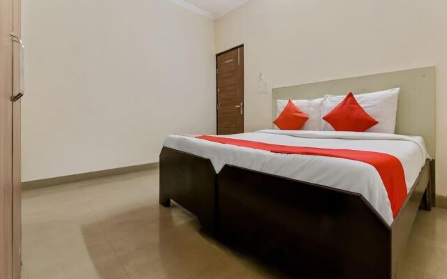 OYO 16642 Flagship Hotel Mahadev