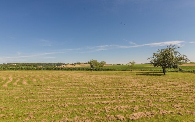 Charming holiday home in Aquitaine with Swimming Pool