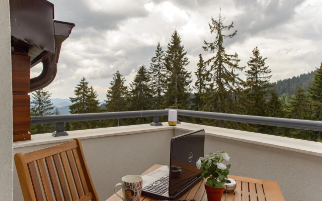 Luxury 2-bedroom apartment by Studenets Center