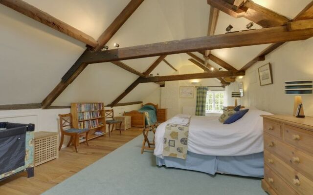 Abbots Manor