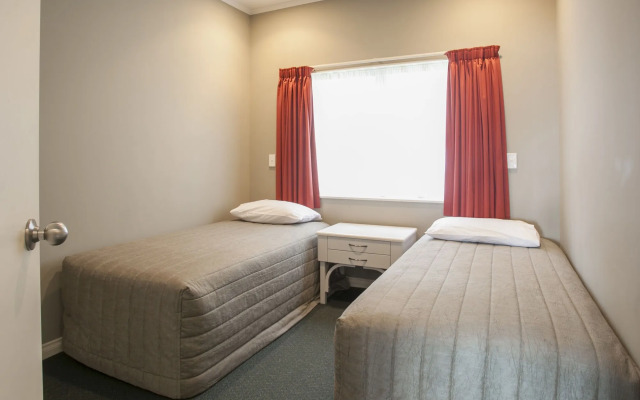 Cornwall Motor Lodge