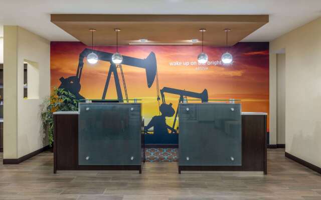 La Quinta Inn & Suites by Wyndham Artesia