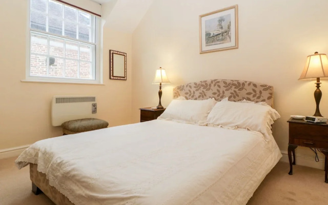 138d Old Star &amp; Garter Mews