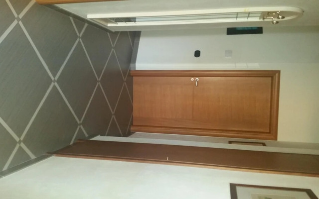 Comfortable Attic With Parking Space in the Town of Chiavari Num001