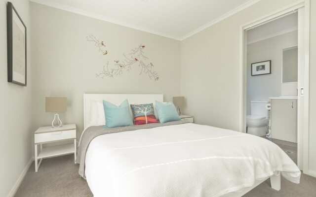 Serpentine Falls Park Home & Tourist Village