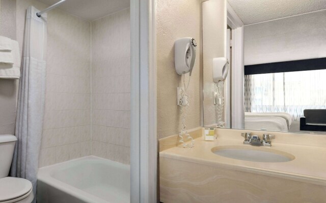 Days Inn Myrtle Beach-Beach Front