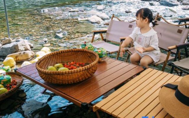 Yaojia｜Township see cloud bamboo Valley river hot spring guest house