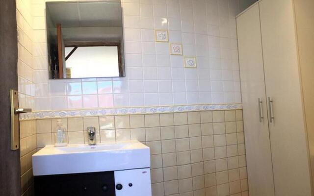 CALIFORNIA HOUSE IN CANYELLES by hlclub HUTB-15940