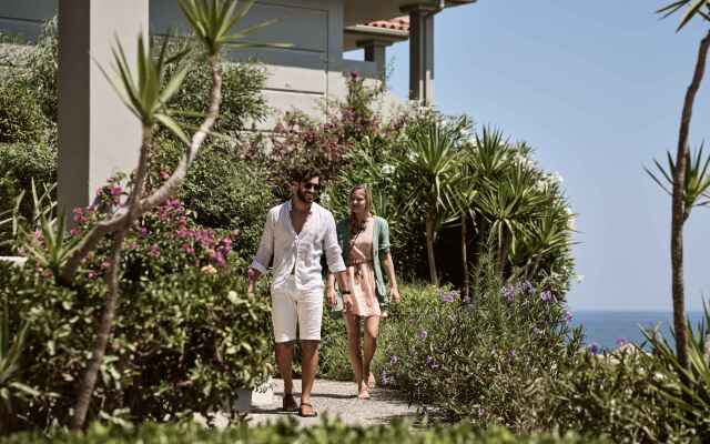 The Bay Hotel & Suites