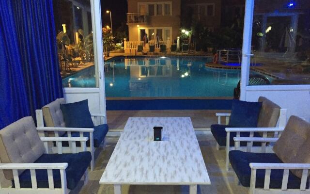 Ozcem Apart Hotel