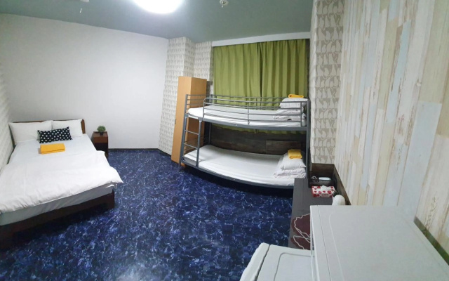 Shinjuku Sky Capsule – Guest Rooms – Tokyo
