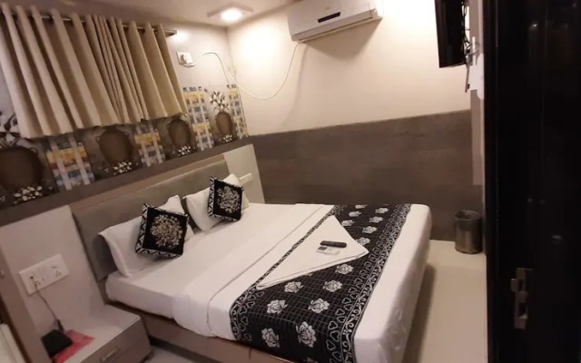 OYO 6428 K F Residency