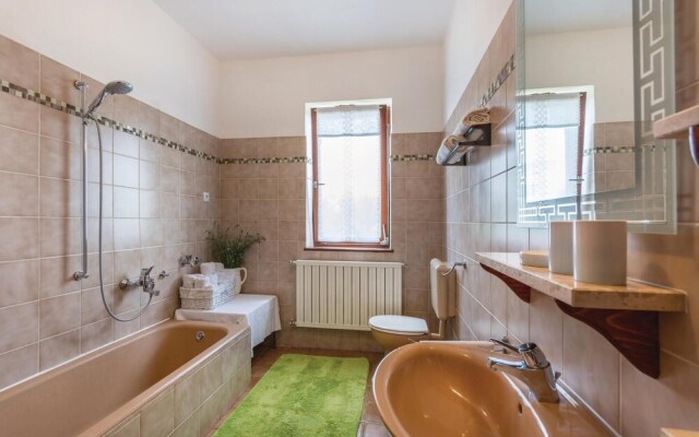 Nice Home in Brtonigla With Wifi and 3 Bedrooms