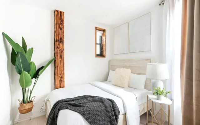 48-4fe 2BR Prime Midtown West