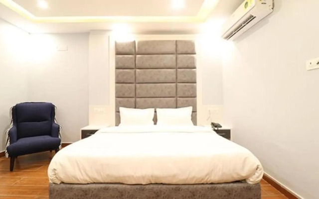 FabHotel Prime AV Royale