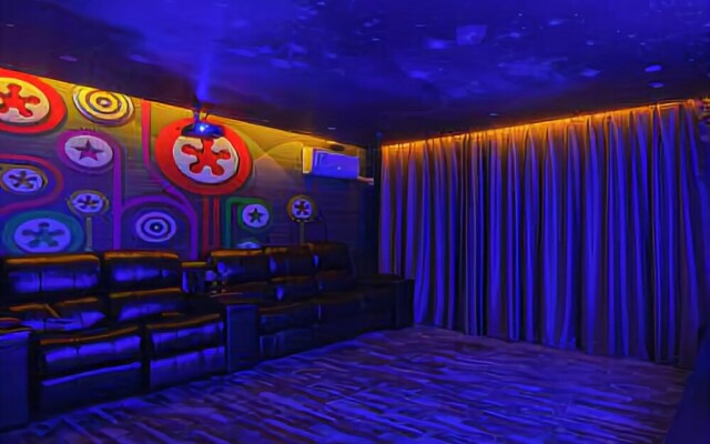 Aichao Movie Theme Hotel