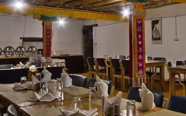 Pangong Retreat Camp