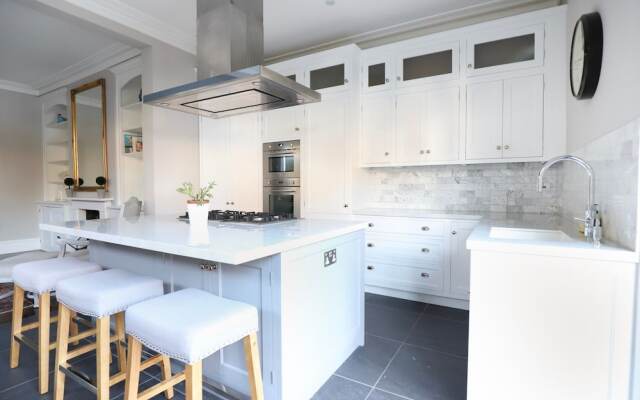 Stunning 4 Bedroom House in Balham