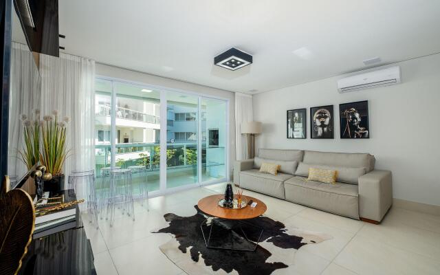 Moderno e amplo apto c/ suite em Jurere RVO201