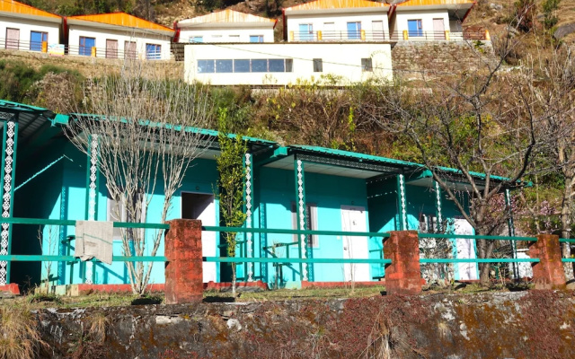Kedar Heights Heli Resort