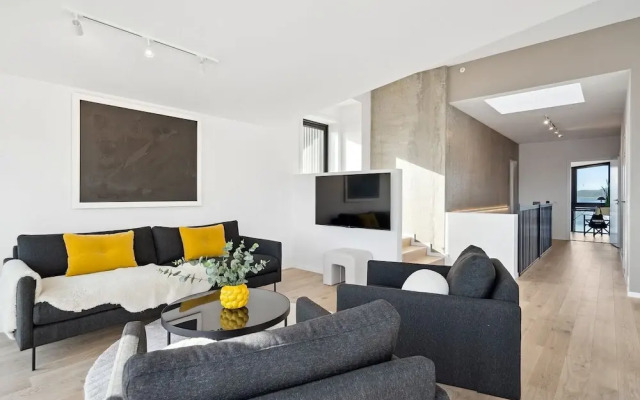 TotalApartments Northern Lights Penthouse