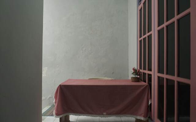 Hotel O Wisma Parakita Syariah Near RS Faisal Patalasang