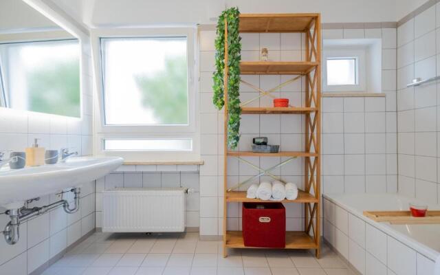 dreamcation - Ehemalige Kirche & Pfarrerwohnung, 3D-Tour, Terrasse, Garten, BBQ