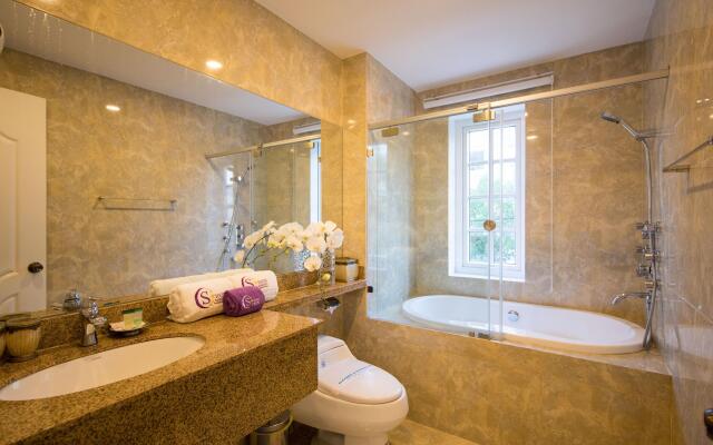 Saigon By Night Luxury Hotel