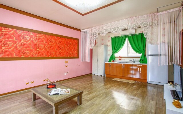 Eurwangrini Sea & Star House Pension