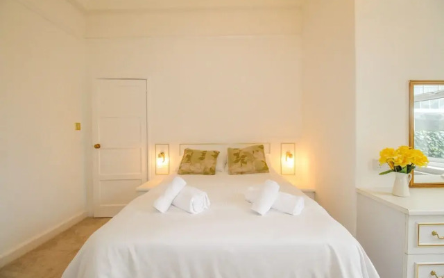 Weymouth Bay Apartment A