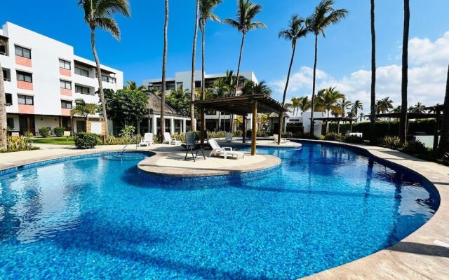 Palmilla Apartments