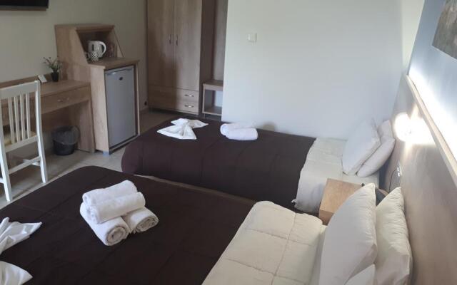 Denis Hotel and Bungalows