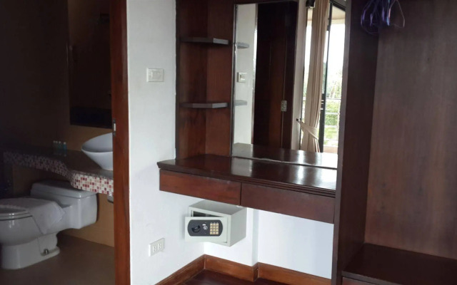 Chaweng Lakeview Condotel